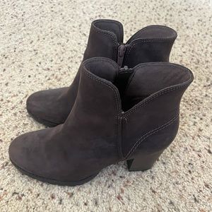Clark’s Verona Trish Heeled Boots Taupe Leather Size 7.5